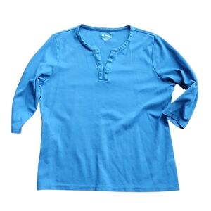 L.L. Bean Women's Size Medium Blue.100% V-neck